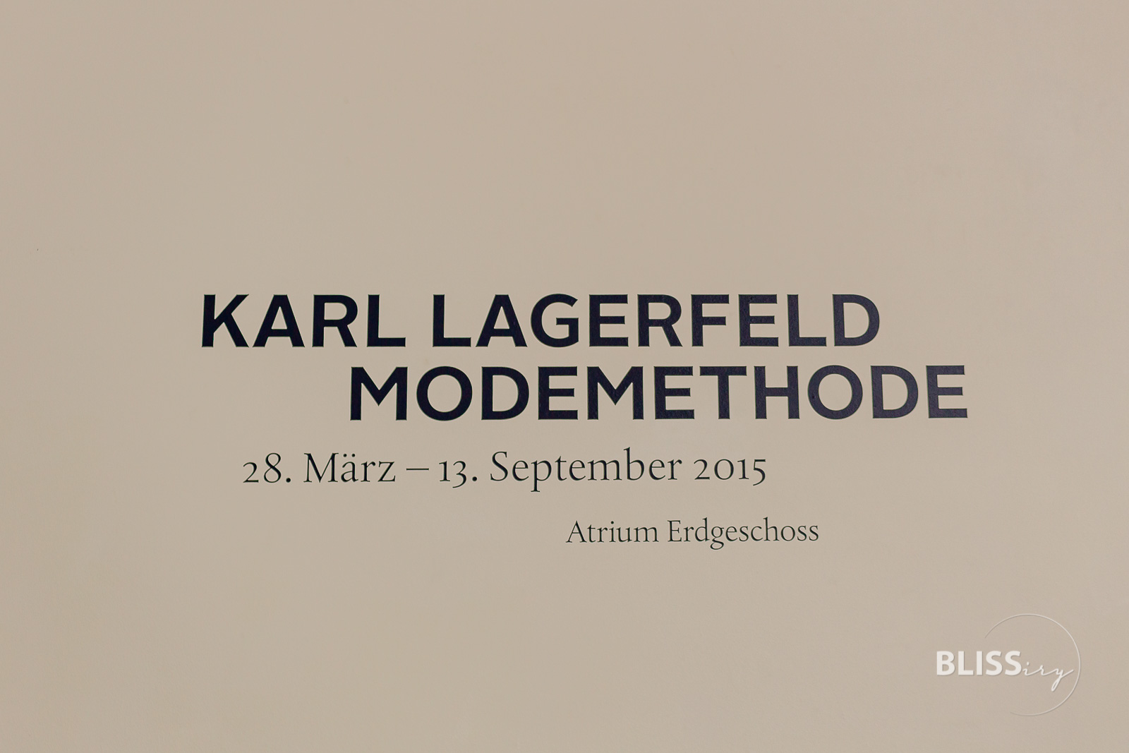 Karl Lagerfeld Ausstellung in Bonn - Bundeskunsthalle Museum passend zur Fashionweek