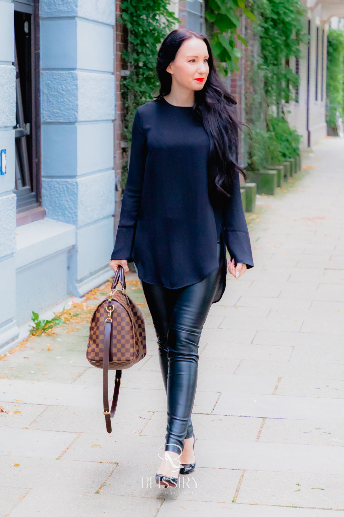 Beste Lederhosen Outfits - Vanessa Pur - BLISSIRY - Luxury Fashion und Lifestyle Magazin - Styling Tipps Vanessa Pur Fashion Blogger